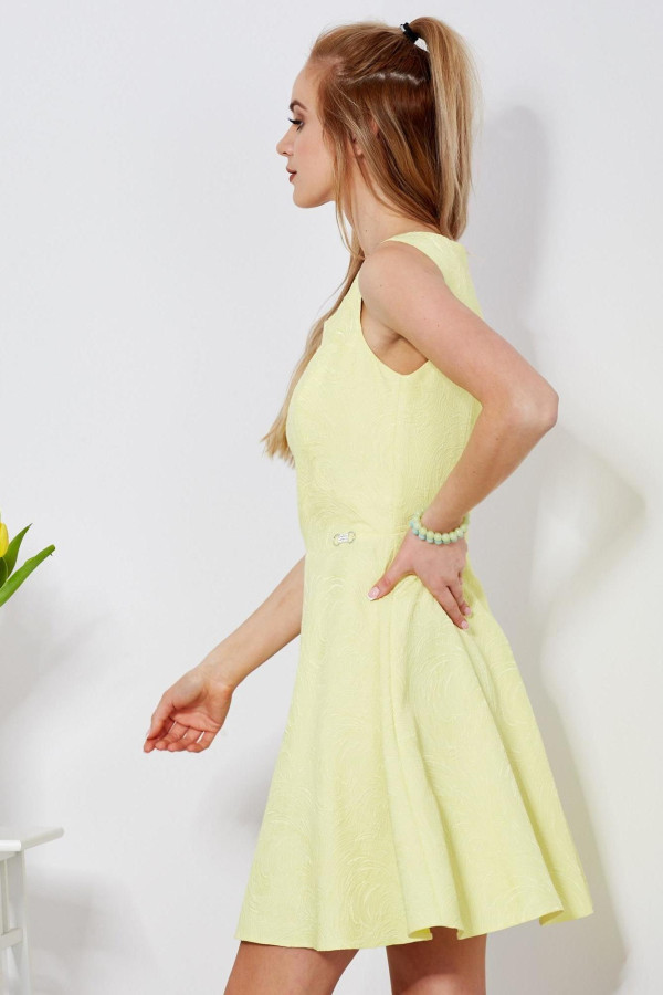 Áčkové šaty Chastity s rostlinným vzorem model 55377 světle žluté