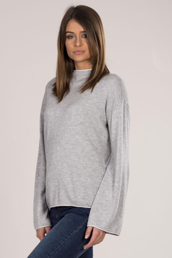 Volný svetr se širokými rukávy model 48521 šedý