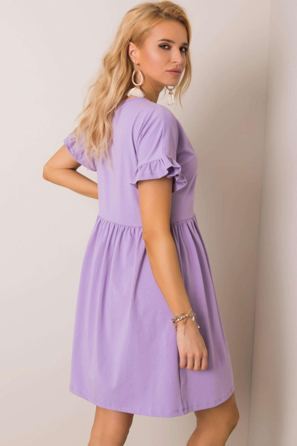 Volné šaty Marietta s nařasením a volány barva lila