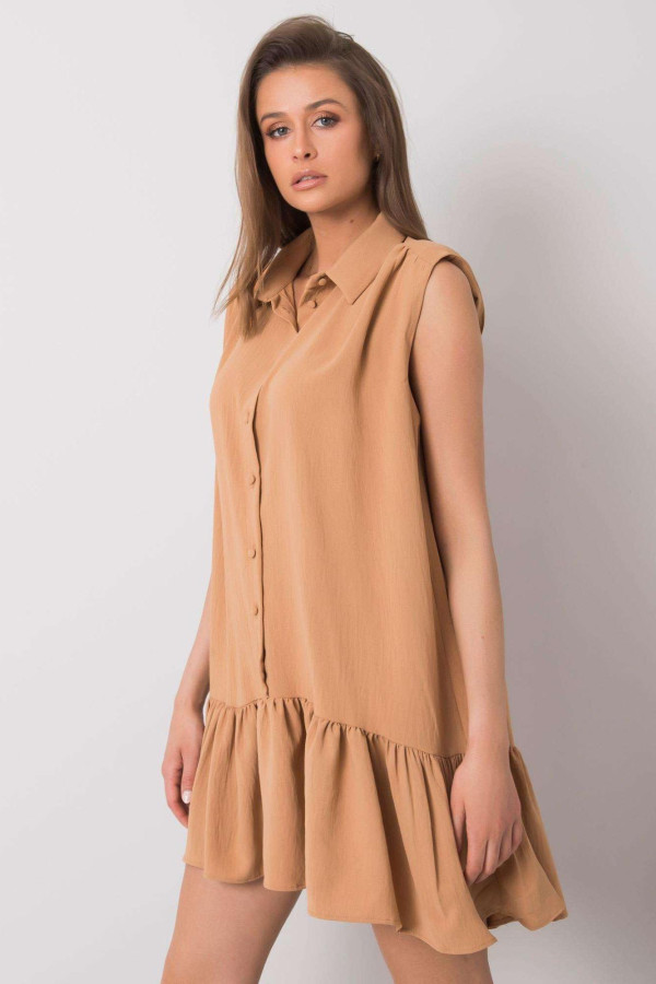 Volné volánové šaty Odelia s knoflíky barva camel