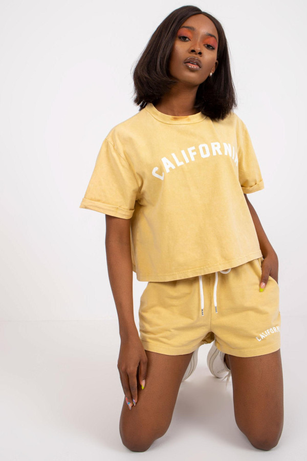 Bavlněná souprava šortek a trička s nápisem California světle žlutá