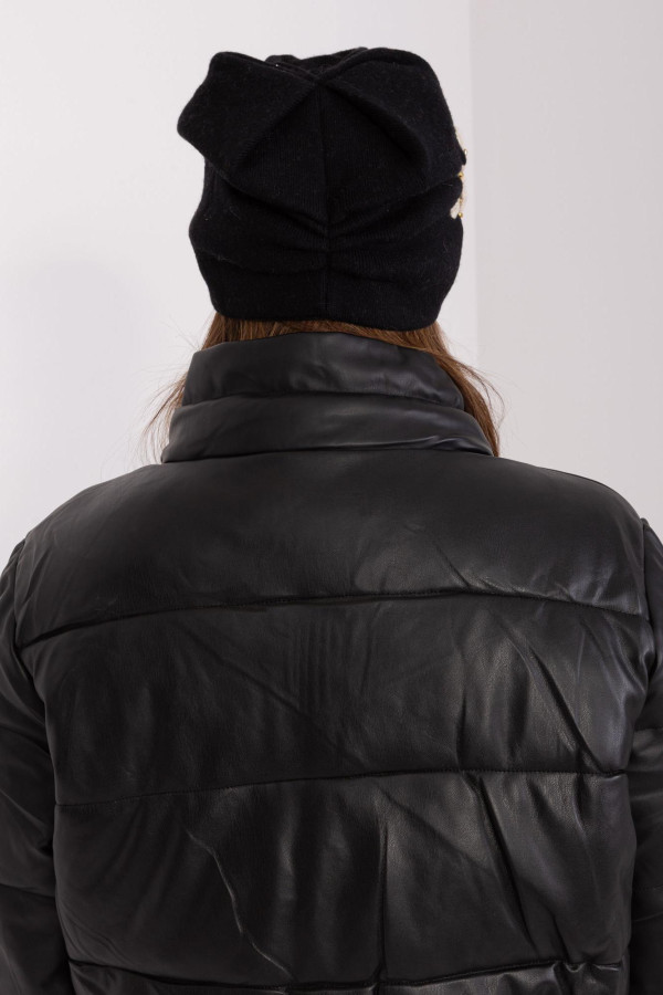 Dámská čepice s výšivkou a zirkony model 32976 černá+béžová
