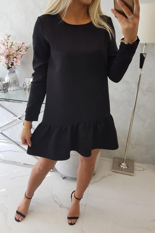 Šaty s volánovou sukní a knoflíky na rukávech černé