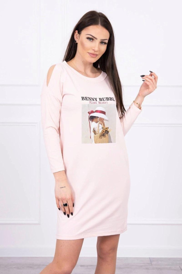 Šaty s grafikou ženy s košíkem model 66858 pudrově růžové