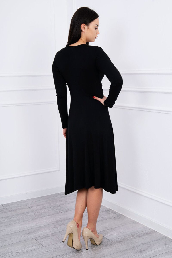Volné šaty s převazem pod hrudníkem model 8315 černé