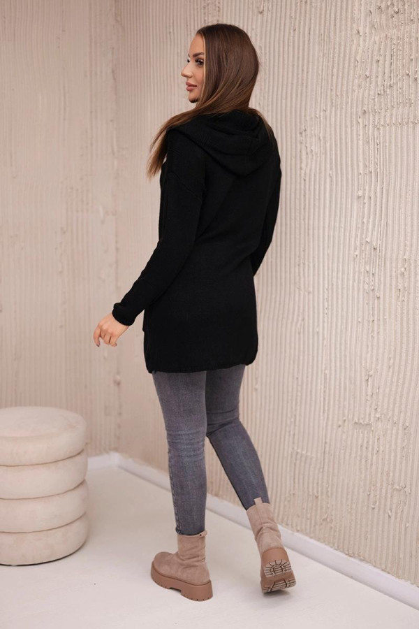 Prodloužený svetr v zavinovacím stylu s kapucí černý