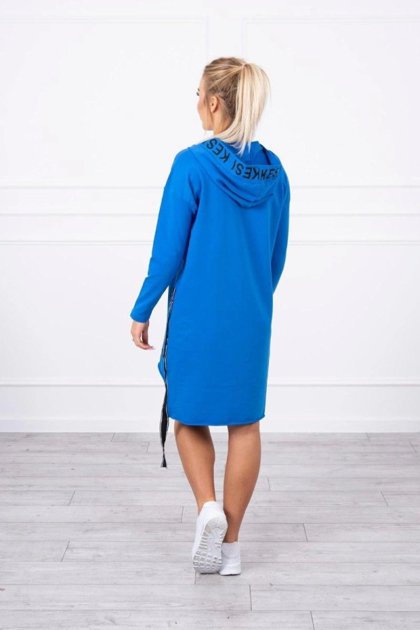 Šaty s kapucí a prodlouženou zádí model 9161 barva královská modrá