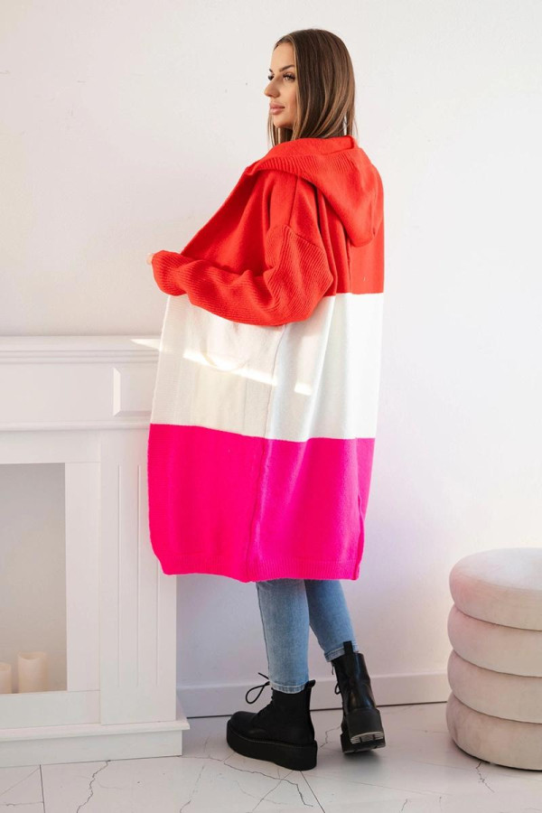 Dlouhý tříbarevný kardiganový svetr s kapucí model 24-35 červený+barva ecru+neonově růžový