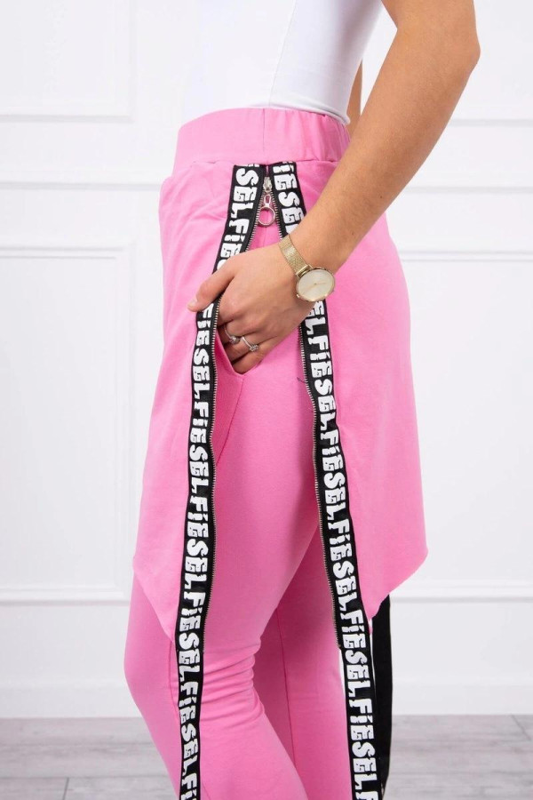 Kalhoty à la overal s ramínkem s nápisem Selfie jasné růžové