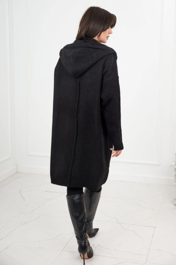 Dlouhý kardiganový svetr s kapucí model 24-34 černý
