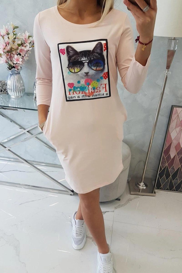 Šaty s našitým motivem kočky model 66815 pudrově růžové