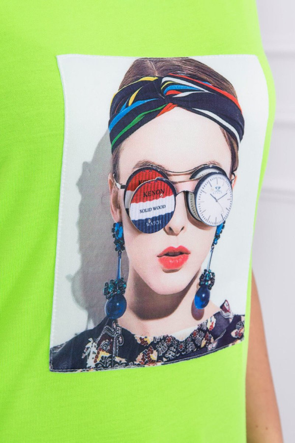Tričko s potištěným motivem ženy v brýlích neonově zelené