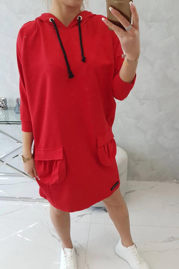 Šaty s kapucí a kapsami model 9350 červené