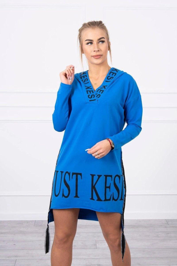 Šaty s kapucí a prodlouženou zádí model 9161 barva královská modrá