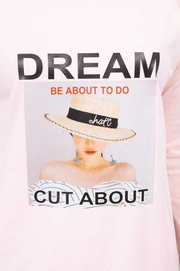 Šaty s grafikou ženy v klobouku a nápisem Dream pudrově růžové