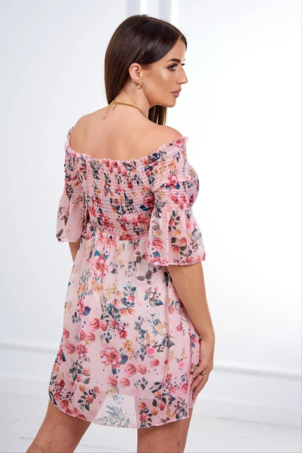 Volné šaty s odhalenými rameny s květinovým motivem model 9266 pudrově růžové